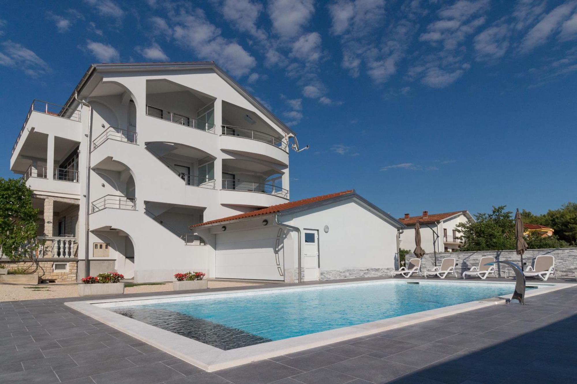 Apartmani Martin Mit Beheiztem Pool With Heated Pool Бибинье Экстерьер фото