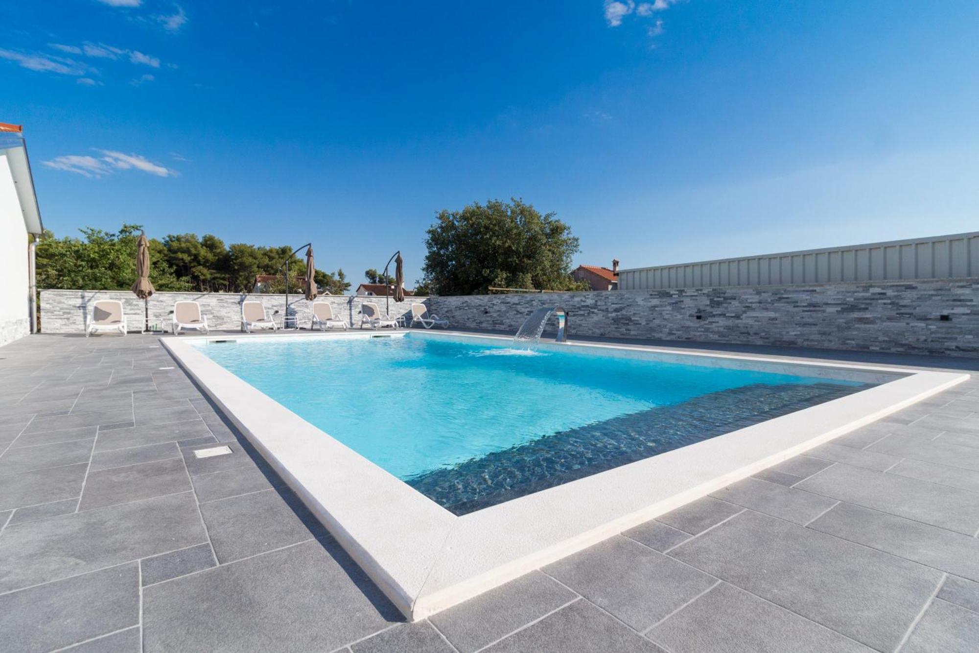 Apartmani Martin Mit Beheiztem Pool With Heated Pool Бибинье Экстерьер фото